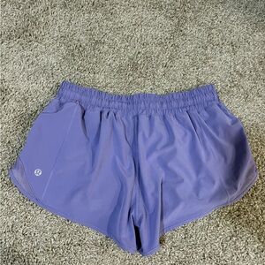 Lululemon Hotty hot LR shorts